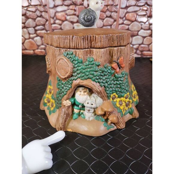 Vintage Rare Hand Painted Ceramic Cookie Jar Gnome Tree House W/ Snail Mushroom - Picture 2 of 14